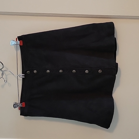 Suede-esque Snap Mini - Picture 8 of 12